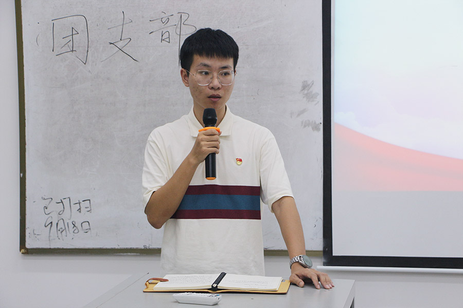 学生会指导老师张行总结发言.jpg