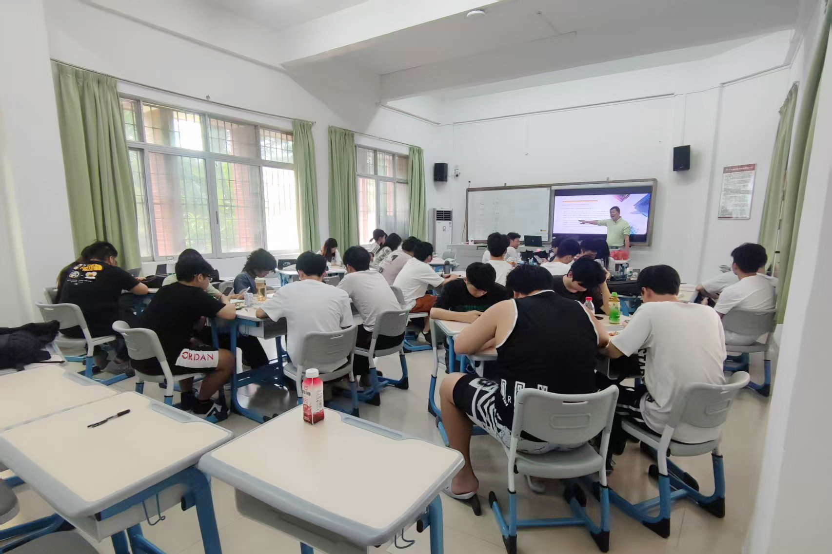 《国际金融学》授课现场.jpg