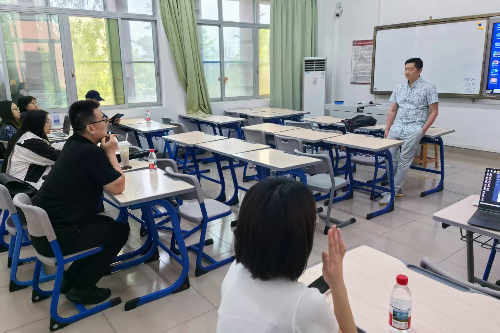交流会现场.jpg