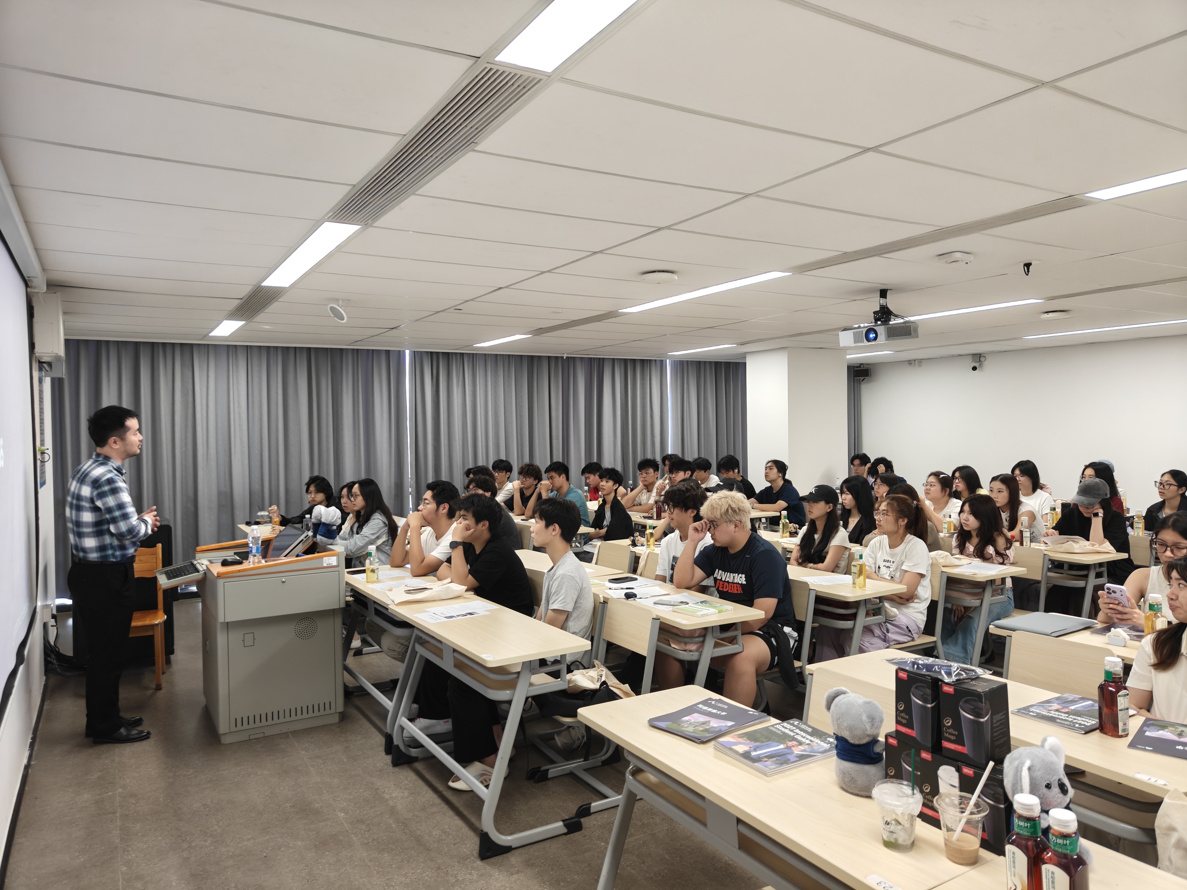 模拟课堂现场2.jpg