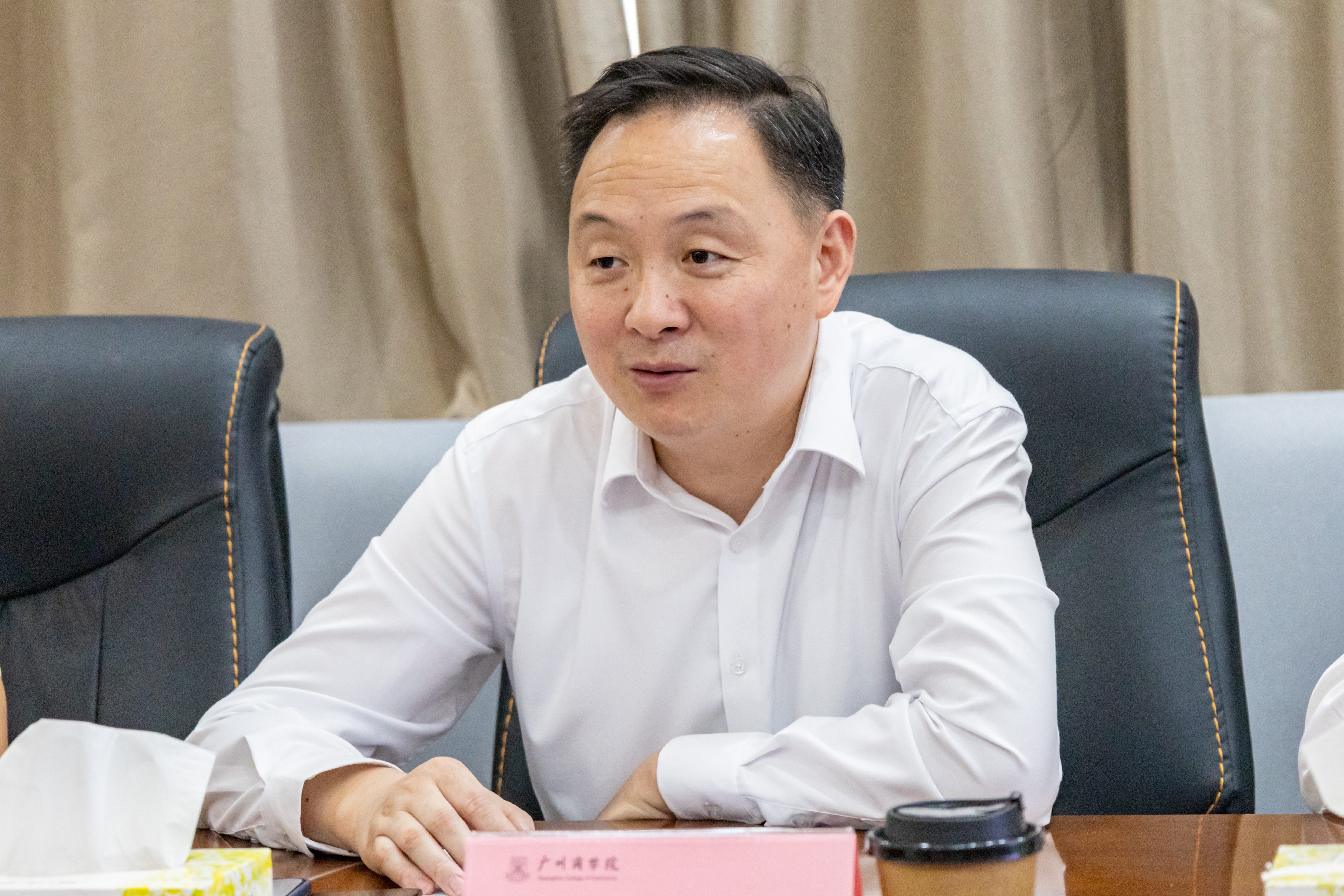 上海高顿教育科技有限公司副总裁舒畅发言.jpg