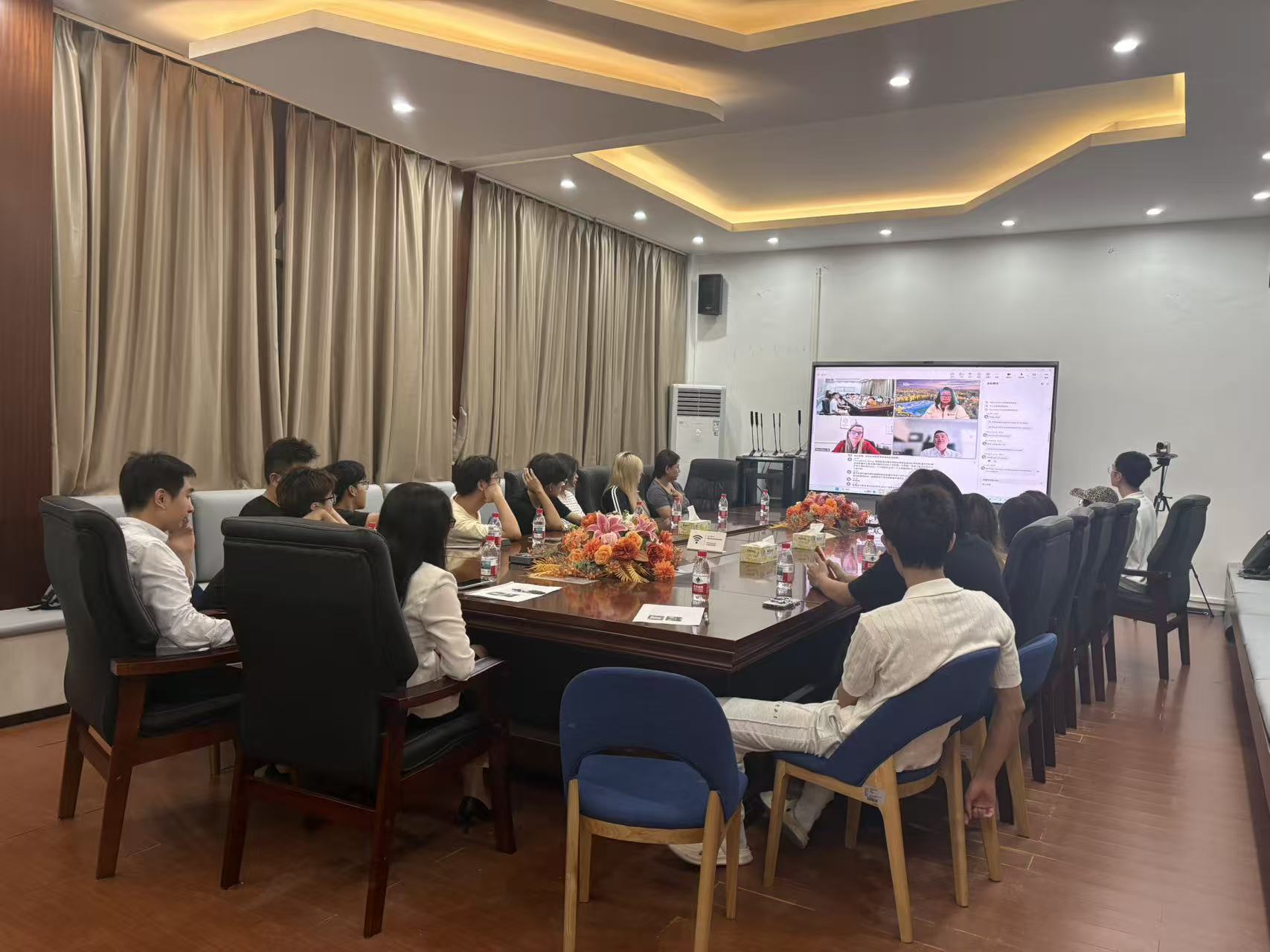 新生见面会现场.jpg