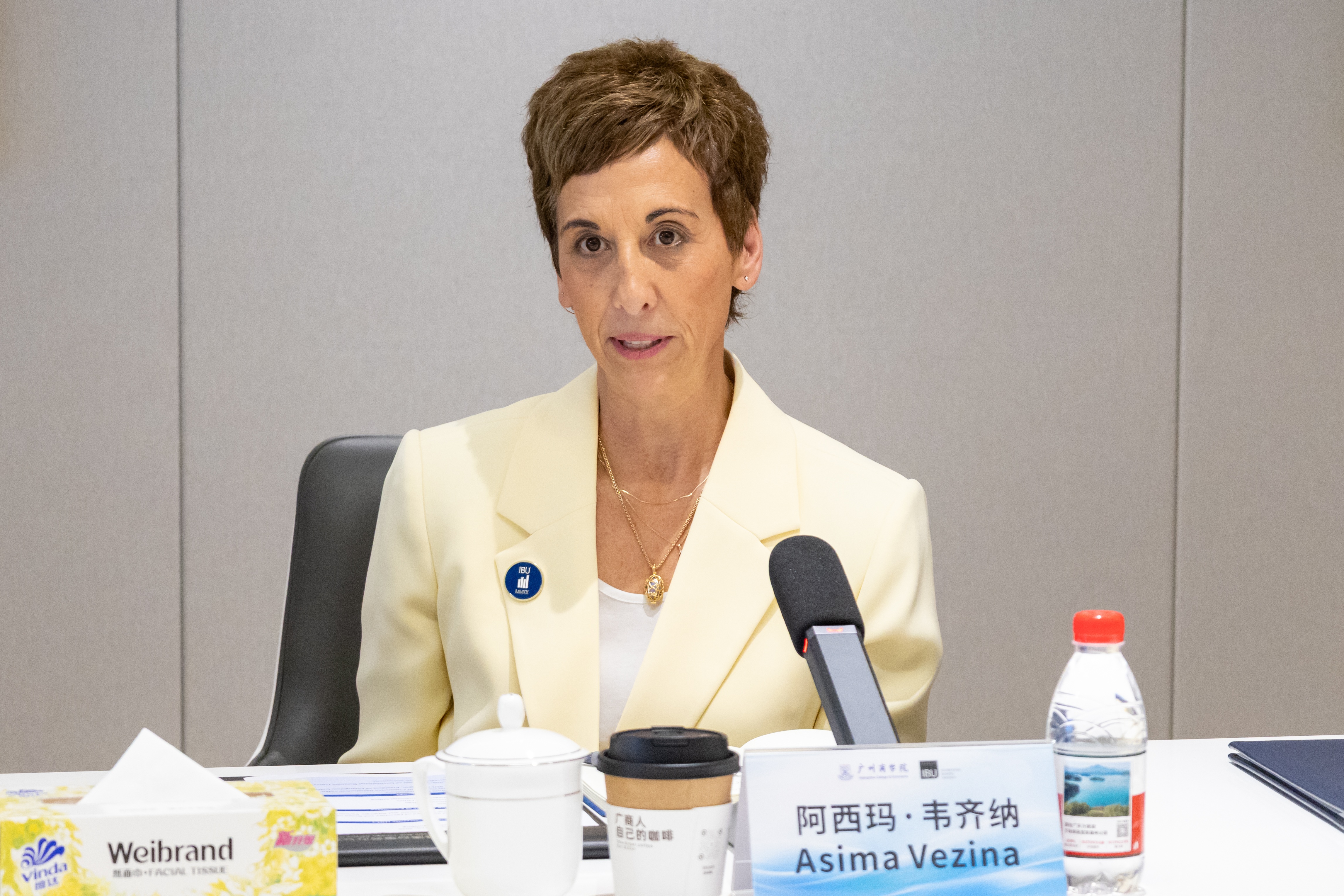 Asima Vezina校长讲话.jpg